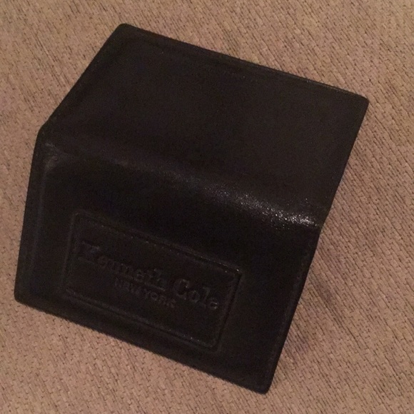 Kenneth Cole New York - black leather - milled grain leather card holder - Picture 3 of 3